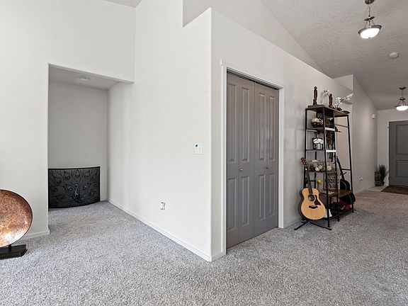 4th image of 13101 W Pacific Ave