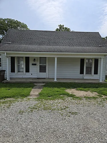 227 N Gladstone Ave Photo 1 227 N Gladstone Ave Photo 1