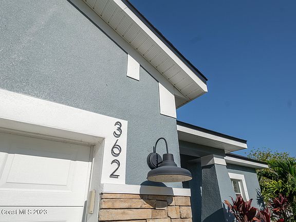 3rd image of 362 Waterside Cir