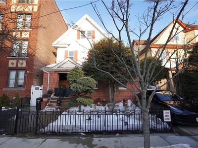 2053 E 17th St, Brooklyn, NY, 11229