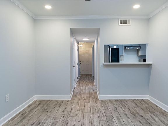 3rd image of 12 Sweet Gum Ln