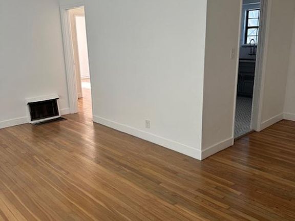 3rd image of 2334 W 79th St