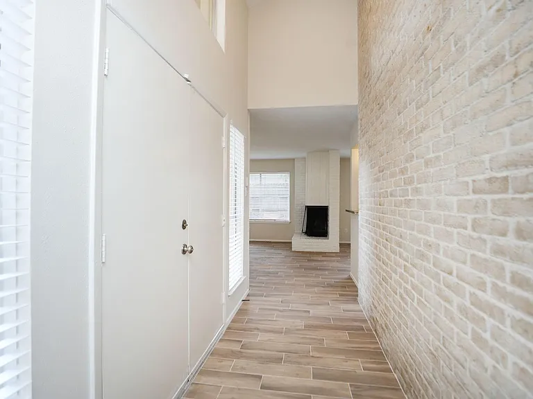 22318 Fincastle Dr — Photo 8