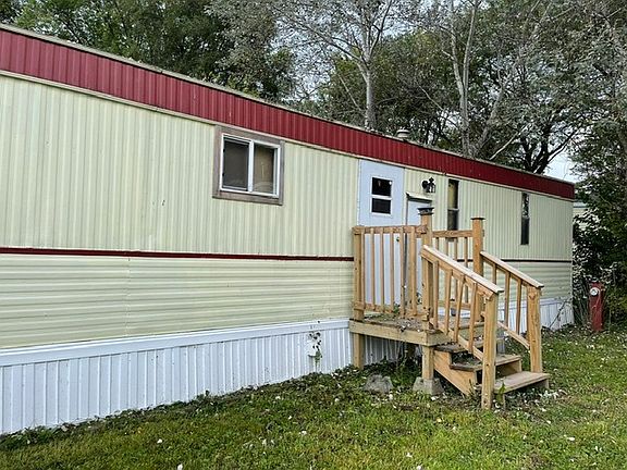 4th image of 23 Ellen Dr