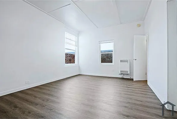 1318 S Pacific Ave — Photo 5