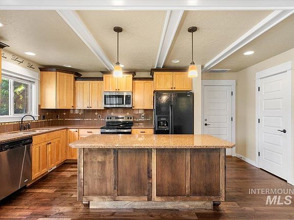 3rd image of 2763 E Deerhill Dr