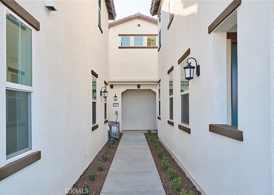 1st image of 16582 Bottlebrush Ln #1