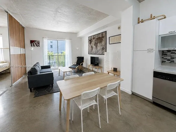 The Loft Downtown Condo — Photo 2