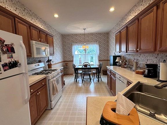 5th image of 6475 Meadowland Cir #24