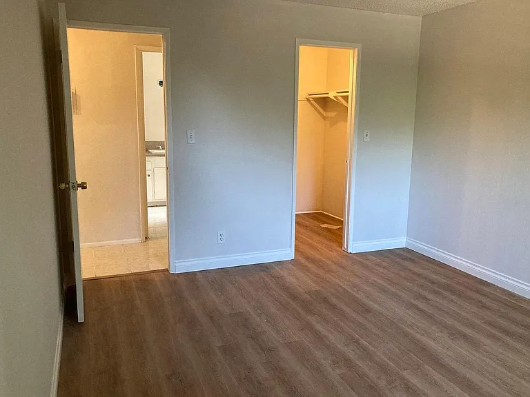 9473 Mills Ave #3 — Photo 13