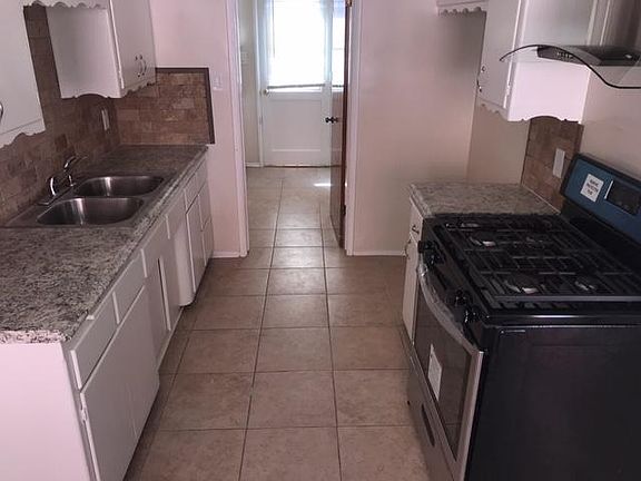 2nd image of 433 W 13th St