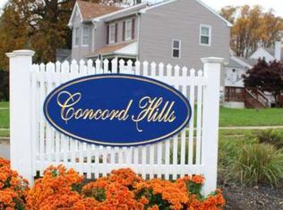 11 Victoria Dr, Aston, PA