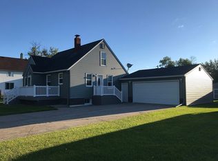 116 2nd St W, Hillsboro, ND 58045