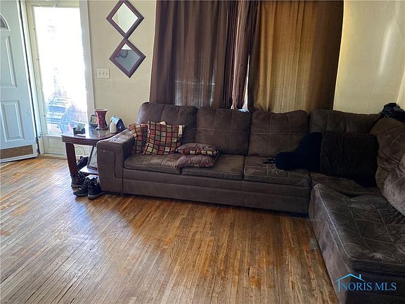 4th image of 1537 Remington St
