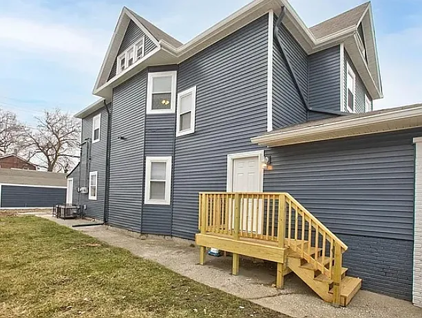 403 E Morris St — Photo 2