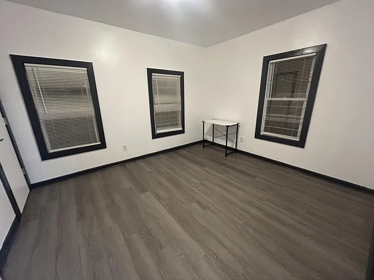 5 Charlotte St #1 — Photo 5