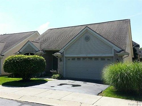 3rd image of 5529 Ashby Ct