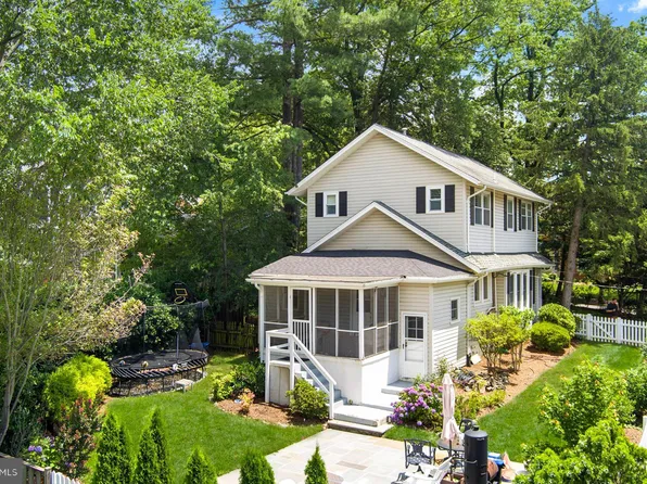 201 Pennsylvania Ave, Falls Church, VA 22046