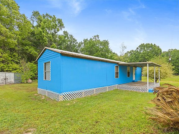 2nd image of 370 Lakeside Cir