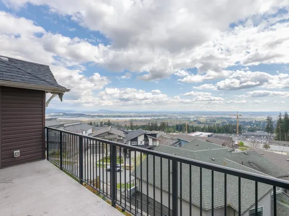 3534 Trestle Ct, Coquitlam, BC V3E 0L5