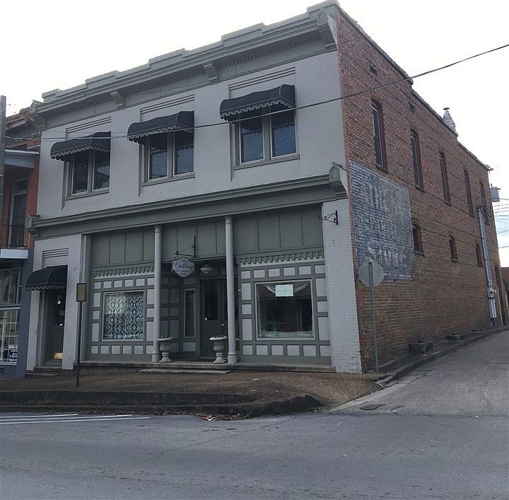 1st image of 122 N Jackson St