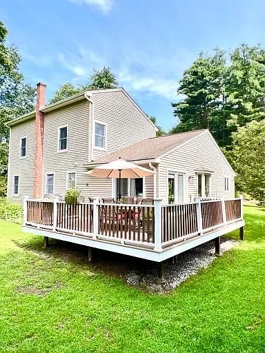 8 Kennedy Dr — Photo 3