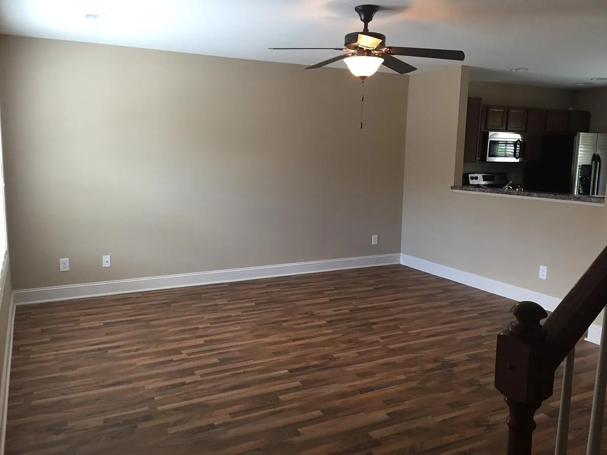 2 bed, 2.5 bath, 1160 sqft, $1,600 — Photo 2