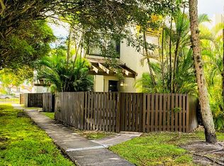 9940 NW 9th Street Cir APT 105, Miami, FL 33172