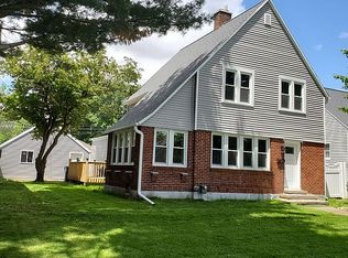 1224 N 3rd St, Clinton, IA 52732