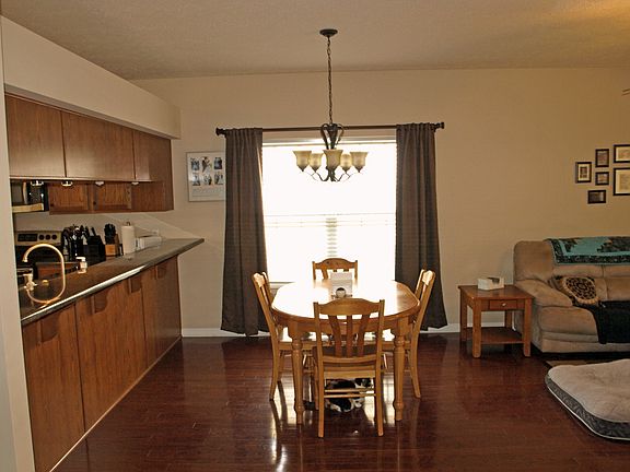 5th image of 806 E 24th St