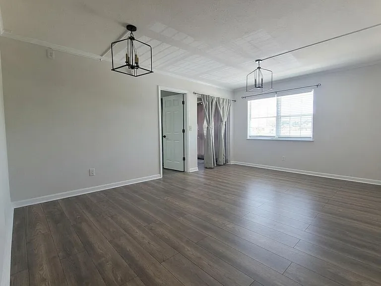 1522 SE Royal Green Cir #201 — Photo 3