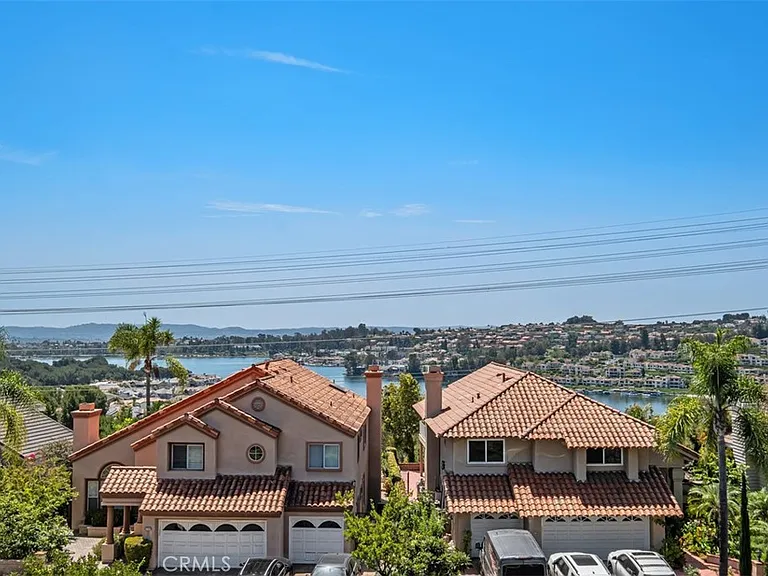 22481 Ivy Rdg — Photo 26