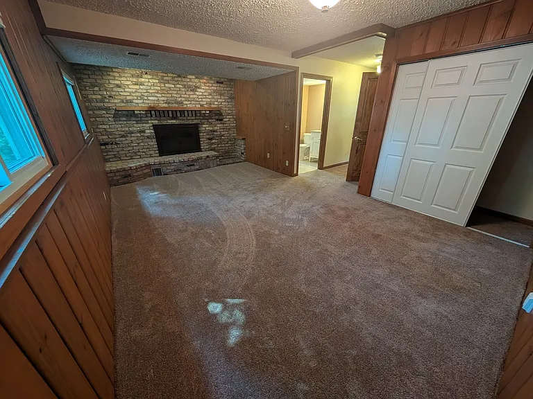10207 Pilgrim Ln N — Photo 20