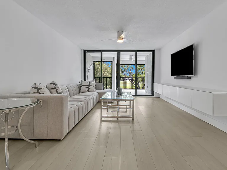 2806 N 46th Ave #D334 — Photo 2