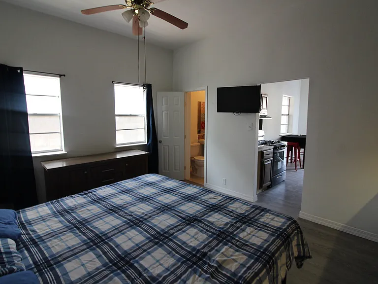 1408 Arizona Ave #B — Photo 2