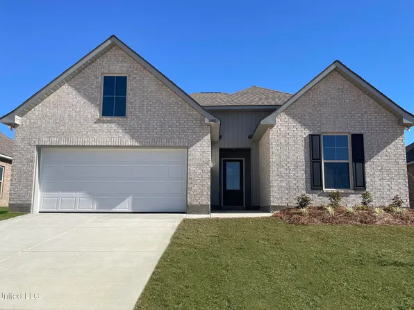 11410 Crystal Lake Dr, Gulfport, MS 39503
