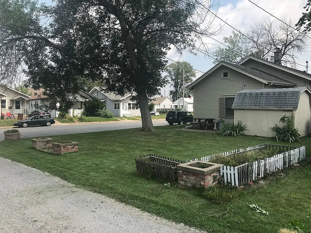 1800 8th St photo 1