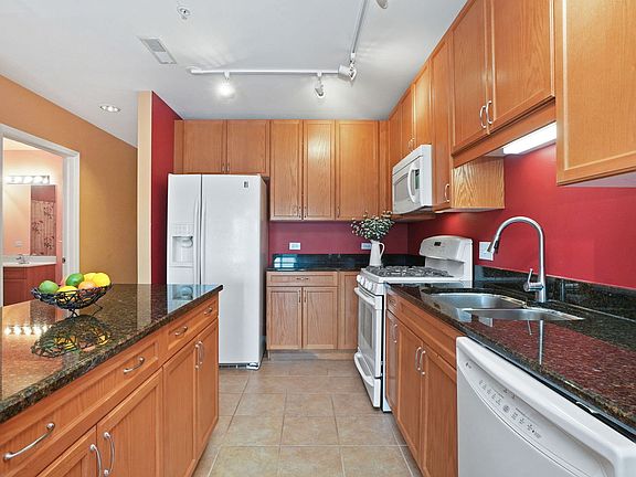4th image of 1650 Riverwoods Dr Unit 309