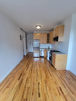 Rented by Avenues Real Estate | media 8