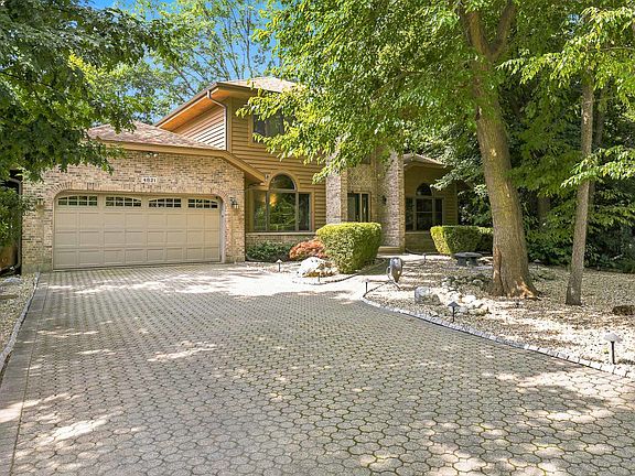 2nd image of 4821 Deepwood Ln