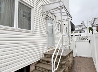131 Vassar St #1F, Staten Island, NY 10314