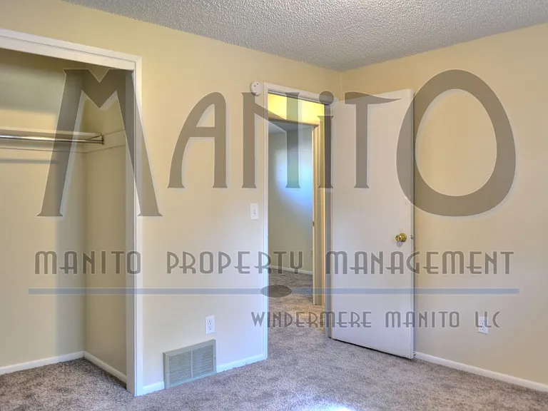 7924 E Indiana Ave — Photo 23