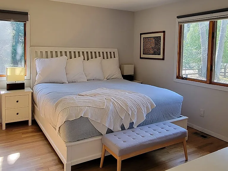 Manor Ln — Photo 10
