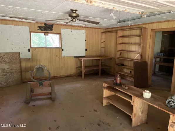 10120 County Road 834, Philadelphia, MS 39350