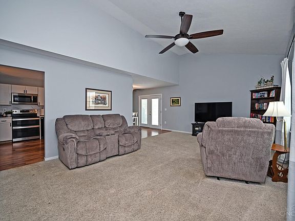 5th image of 241 Hartford Ct