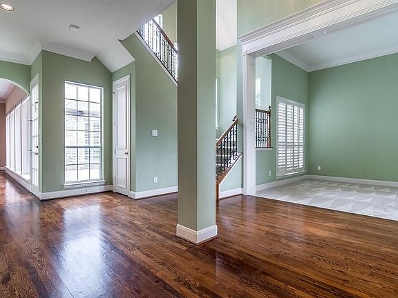 3rd image of 5921 Henley Dr