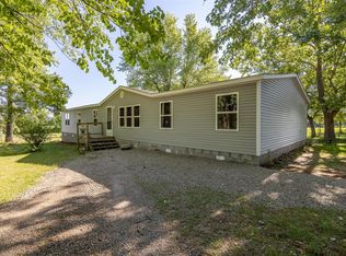 23174 Noble Dr, Lebanon, MO 65536