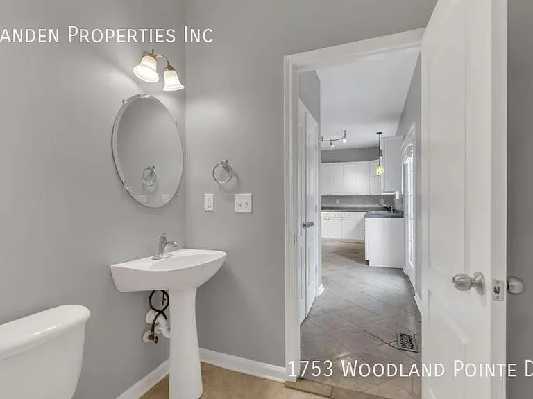 1753 Woodland Pointe Dr — Photo 25
