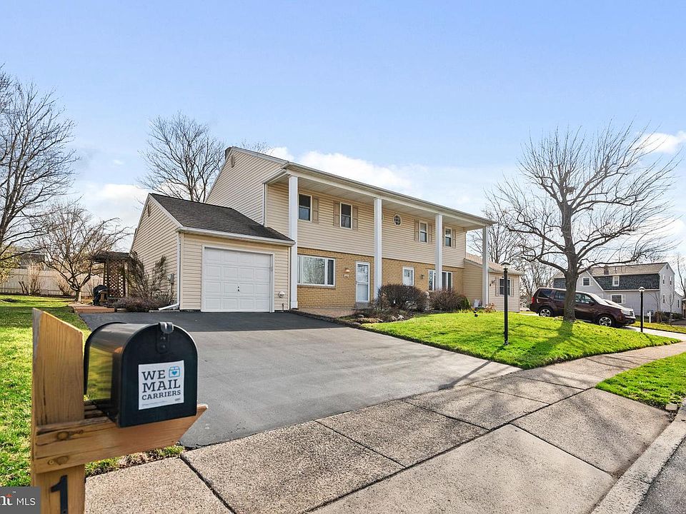 1st image of 1559 Specht Pl