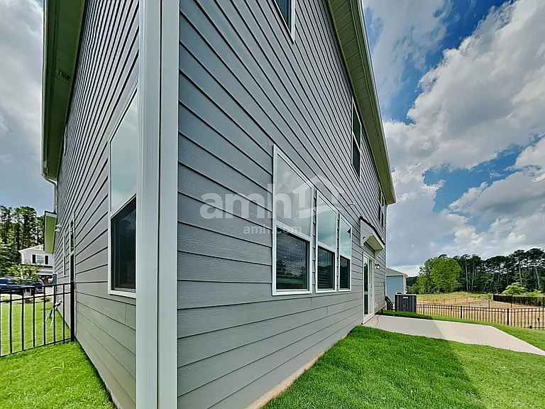 1128 Livengood Way — Photo 23